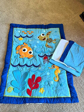 Disney Nemo's Wavy Days Crib Bedding Set- read description!